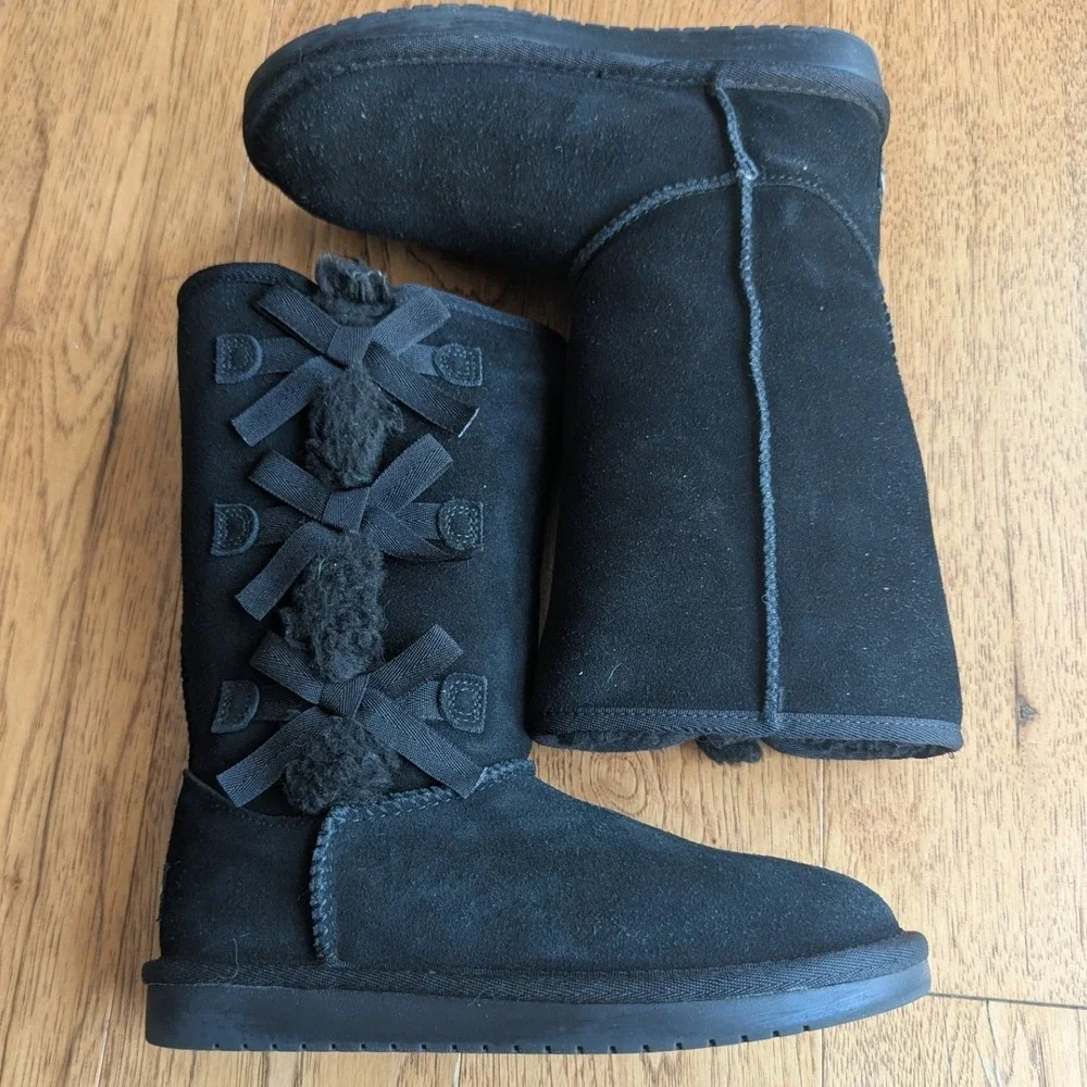 Koolaburra by UGG Victoria Boot Black Suede Bow Kids Sz 3 Sherpa Cozy Faux Fur